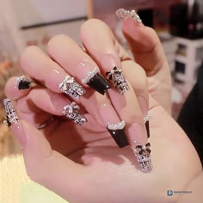 Black & White CC Press-On Nails 24 PCS — Designer Logo Nail Art Set, Short Length